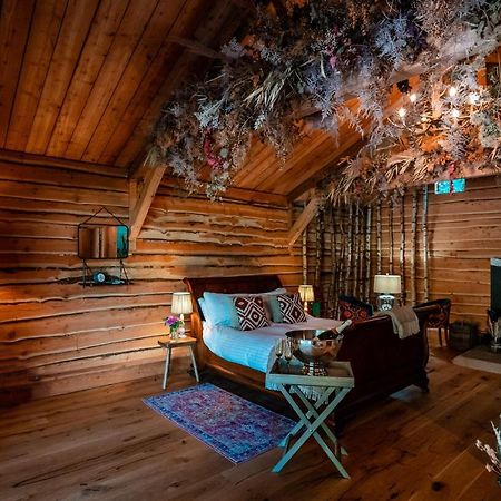 Отель Longville House Upper Welson Экстерьер фото