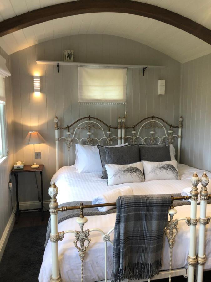 Отель Longville House Upper Welson Экстерьер фото