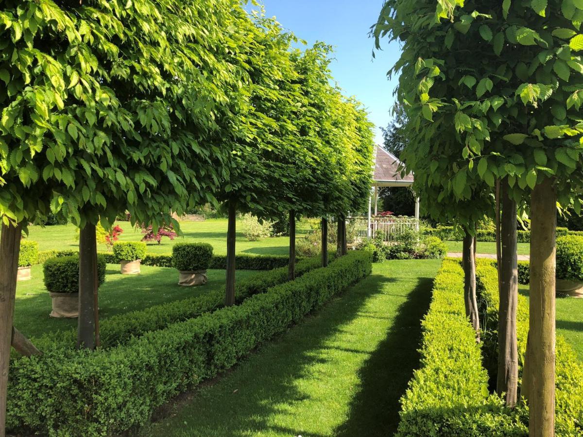 Отель Longville House Upper Welson Экстерьер фото