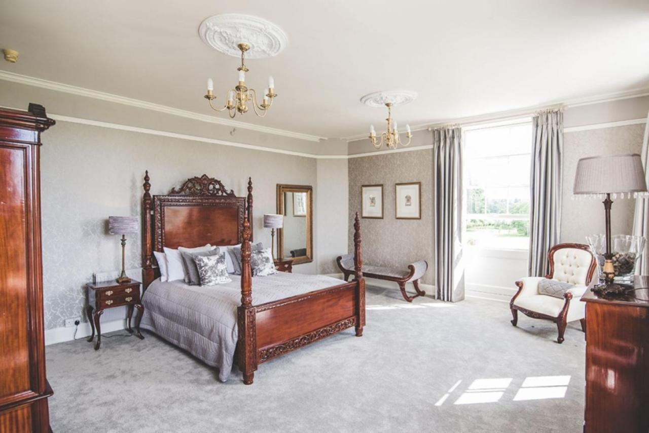 Отель Longville House Upper Welson Экстерьер фото