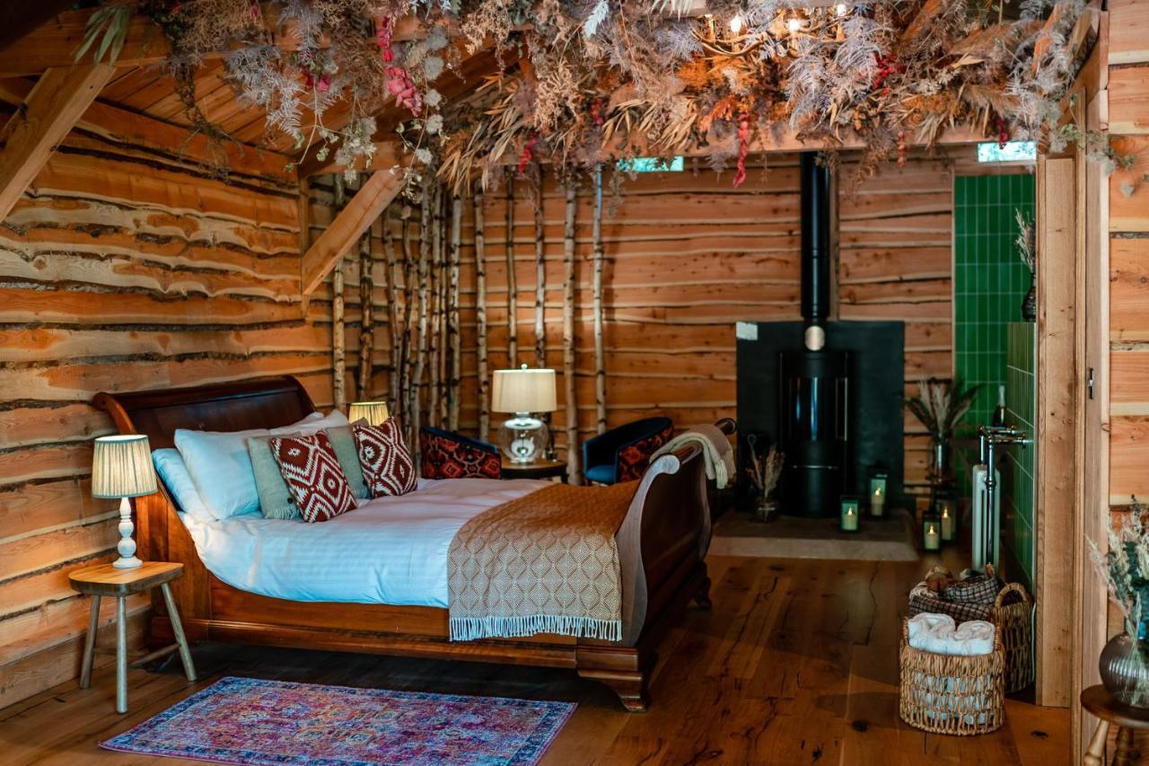 Отель Longville House Upper Welson Экстерьер фото